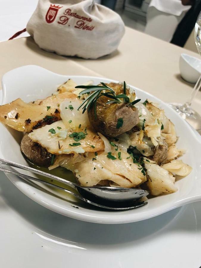 Alojamento Restaurante Dom Dinis ヴィーラ・ノーヴァ・デ・ポイアレス エクステリア 写真
