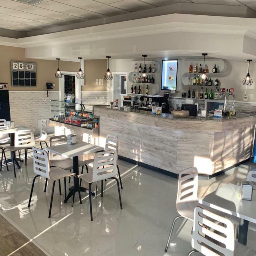 Alojamento Restaurante Dom Dinis ヴィーラ・ノーヴァ・デ・ポイアレス エクステリア 写真