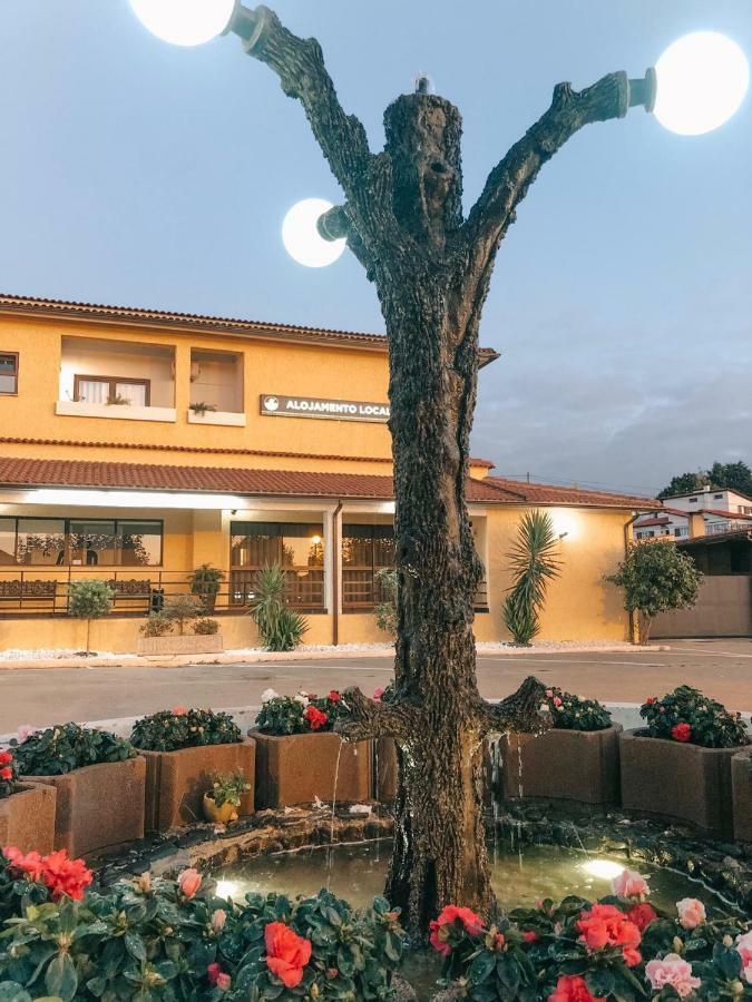 Alojamento Restaurante Dom Dinis ヴィーラ・ノーヴァ・デ・ポイアレス エクステリア 写真